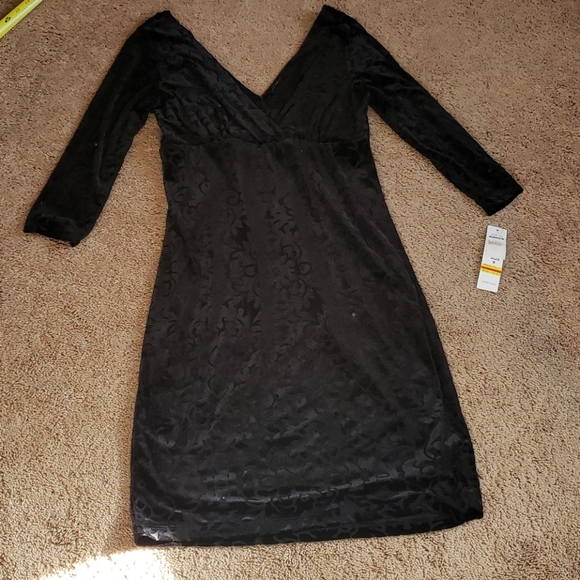 helene blake Dresses & Skirts - Velvety 3/4 sleeve Vneck/back dress sz8